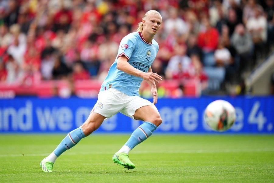 使禁区正面 使禁区正面